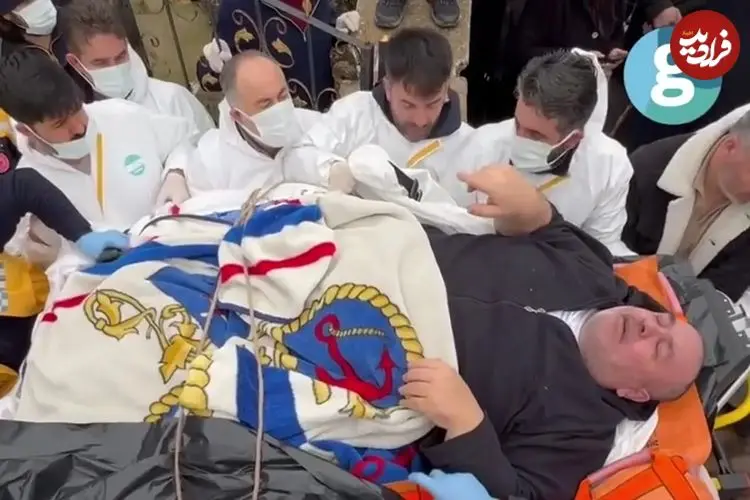 ببینید| عملیات انتقال بیمار پافیلی با وزن ۳۰۰ کیلوگرم