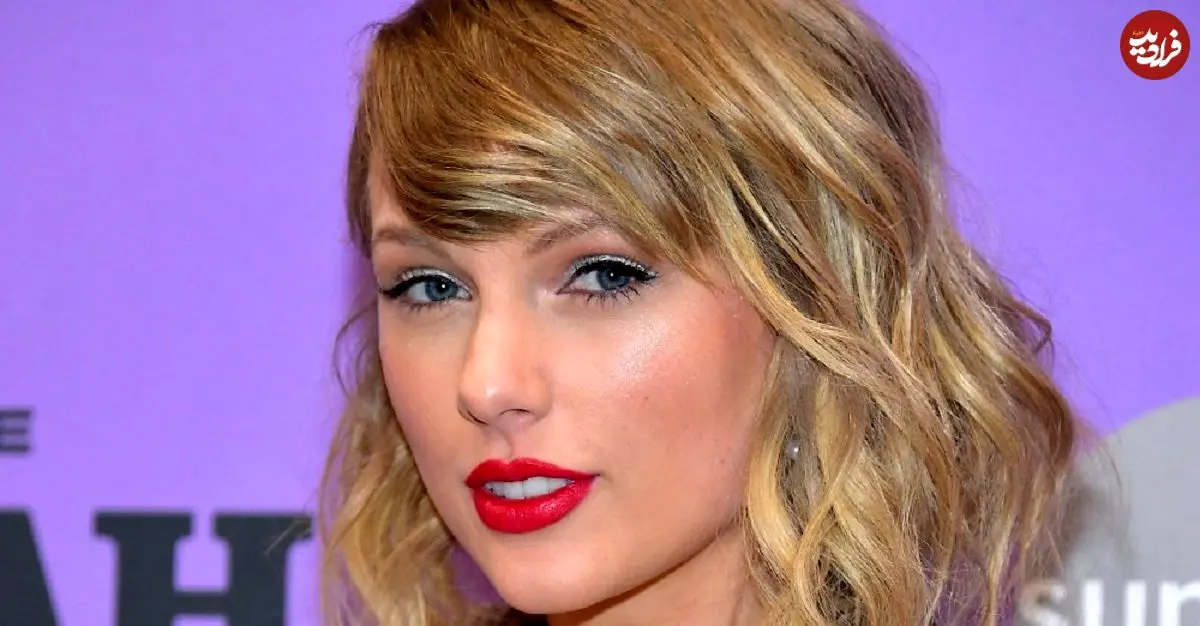 عکس| سفر در زمان؛ «تیلور سوئیفت» در مراسم روشن کردن درخت کریسمس در نیویورک؛ سال 1386