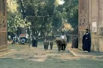 عکس| سفر زمان؛ عبور کاروان از «دروازه قرآن شیراز» در دوران قاجار