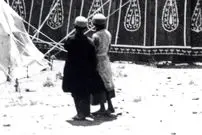 عکس| سفر به ایران قدیم؛ سینه‌زنی روز عاشورا در اردوی سلطنتی آشتیان