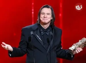 عکس| سفر در زمان؛ «جیم کری» در کنار همسر و دخترش ئ در خانه اش؛ سال 1369