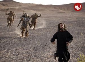 عکس؛ سفر به تاریخ؛ گروه «جِن‌ها» در حال رفتن سر صحنۀ سریال «مختارنامه»