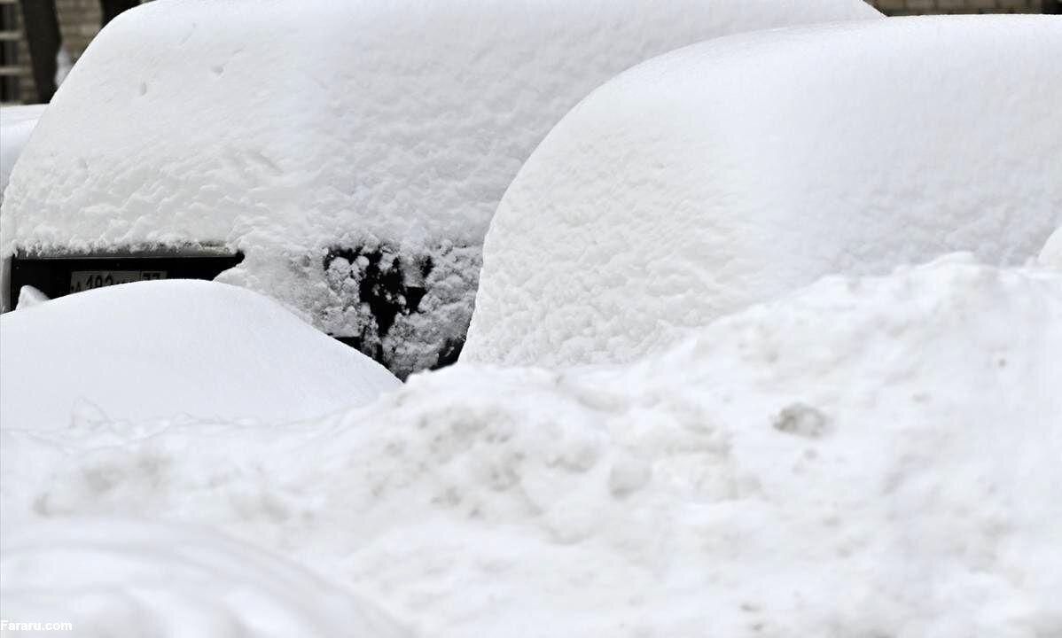 (ویدئو) دفن شدن ماشین‌ها و خانه‌ها زیر برف سنگین روسیه