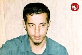 عکس؛ سفر به تاریخ؛ «شهید حسن باقری» قبل از انقلاب با دوستانش در کنار آرامگاه باباطاهر