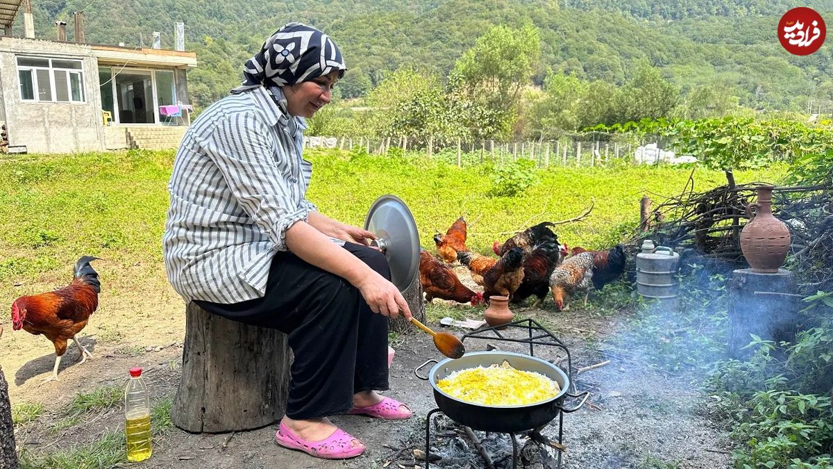 (ویدئو) طبخ تماشایی چلو مرغ محلی مازندرانی به سبک بانوی روستایی سوادکوهی