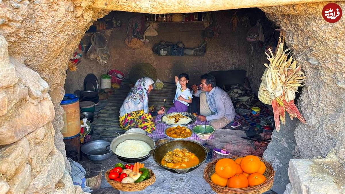 ببینید؛ غذای عشایری در ایران؛ پخت زرشک پلو با مرغ بریان