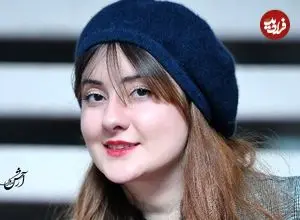 عکس| سفر زمان؛ تیپ و چهرۀ «فرانک» (سریال سوجان) در حافظیۀ شیراز