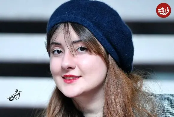 عکس| سفر زمان؛ تیپ و چهرۀ «فرانک» (سریال سوجان) در حافظیۀ شیراز