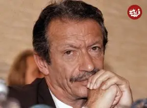 عکس| سفر در زمان؛ «شاپور بختیار» در فرودگاه مهرآباد تهران؛ سال 1357