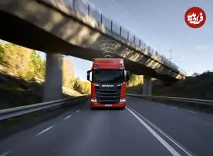 ببینید| وحشت آفرینی راننده کامیون مست در بزرگراه