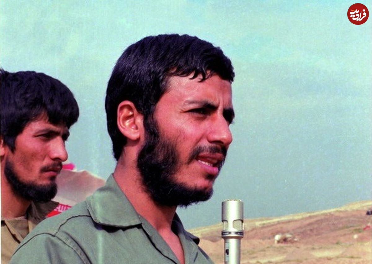 عکس؛ سفر به تاریخ؛ «شهید همت و احمد متوسلیان» در شهر «مدینه»؛ سال 1360