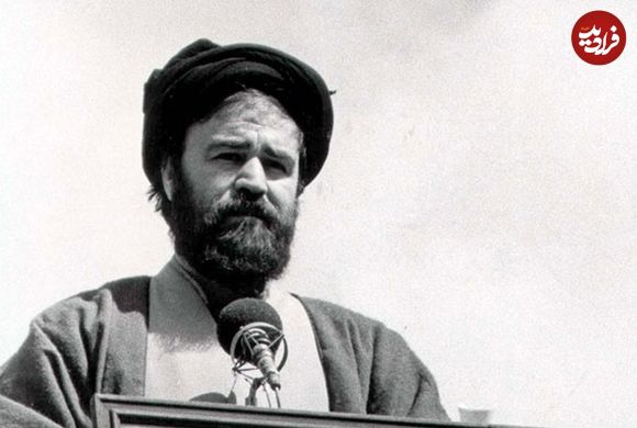 عکس؛ سفر به تاریخ؛ «سید احمد خمینی» در حال انجام ورزش زورخانه‌ای؛ دهۀ 1360