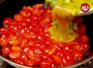 ببینید| طرز تهیه یک املت ساده چینی با گوجه گیلاسی و تخم مرغ