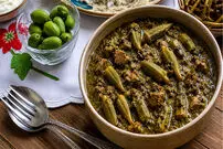 طرز تهیه خورشت بامیه با سبزی به روش سنتی