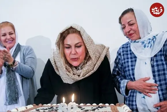 عکس| سفر زمان؛ «مهرانه مهین ترابی» در کنار «ایرج قادری» در پشت‌صحنه یک فیلم؛ سال 87