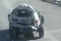 (ویدئو) رانندگی با پژو ۲۰۶ مچاله شده وسط اتوبان!