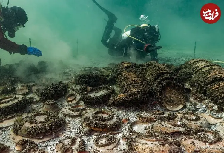 گنجینۀ کاسه بشقاب‌های دو هزارساله در اعماق دریاچه کشف شد