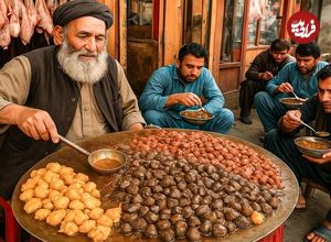 ببینید؛ غذای خیابانی در پاکستان؛ پخت غذا با جگر گوسفندی در پیشاور