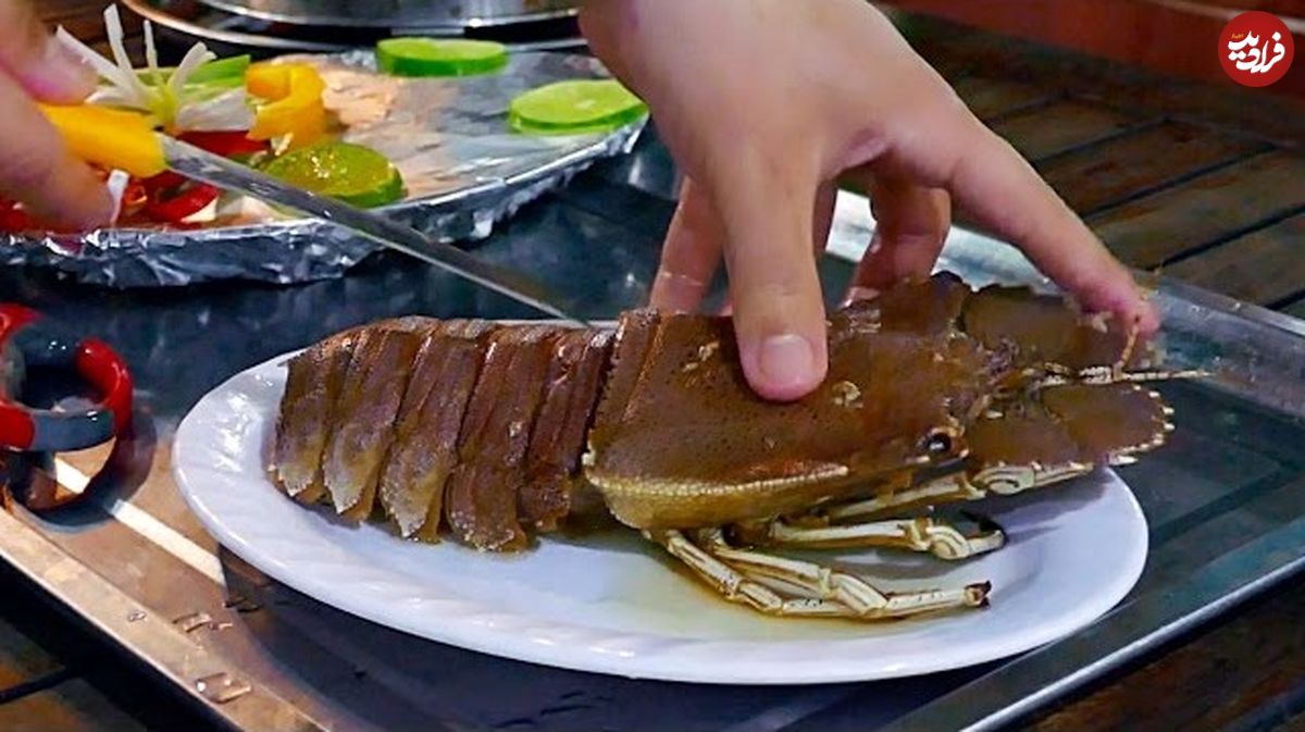 ببینید؛ غذای خیابانی در ویتنام؛ پخت غذا و ساشیمی با خرچنگ بالمین در هانوی