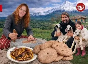 ببینید| غذای روستایی در مراکش؛ پخت نان سنتی و کله پاچه در طبیعت روستا