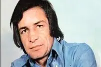 عکس| سفر زمان؛ «بیک ایمانوردی» در خانه اش در تهران و یک روز قبل مهاجرت؛ سال 61