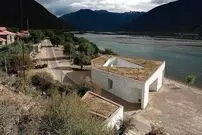تصاویر؛ مرکز بازدیدکنندگان رودخانه نیانگ؛ پیوند معماری مدرن چین با سنت بومی تبت