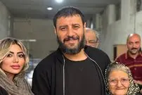عکس| سفر زمان؛ «جواد عزتی و هادی کاظمی» در پشت صحنه سریال «قهوه تلخ»؛ 16 سال قبل