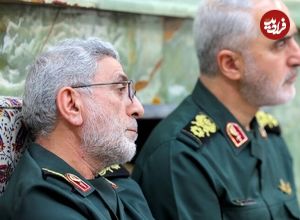 عکس؛ سفر در زمان؛ «سردار قاآنی با لباس شخصی در حاشیه یک مراسم»؛ دهه 70