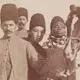 عکس| سفر زمان؛ «کوتولۀ اسب‌سوار» در کنار خواجه‌ها و درباری‌ها؛ 135 سال قبل