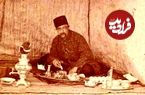 عکس؛ سفر به تاریخ؛ «ناصرالدین شاه» سوار بر سه‌چرخۀ سلطنتی در حیاط کاخ گلستان