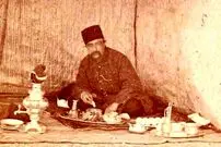 عکس؛ سفر به تاریخ؛ «ناصرالدین شاه» سوار بر سه‌چرخۀ سلطنتی در حیاط کاخ گلستان