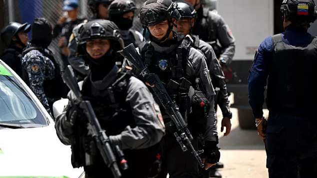 (تصاویر) یورش نیروهای امنیتی به زندان معروف ونزوئلا که به مقر مافیا تبدیل شده بود 