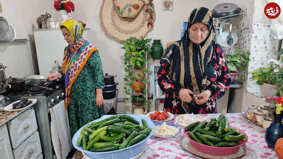 ببییند| غذای روستایی در ایران؛ پخت میرزا قاسمی به روش سنتی