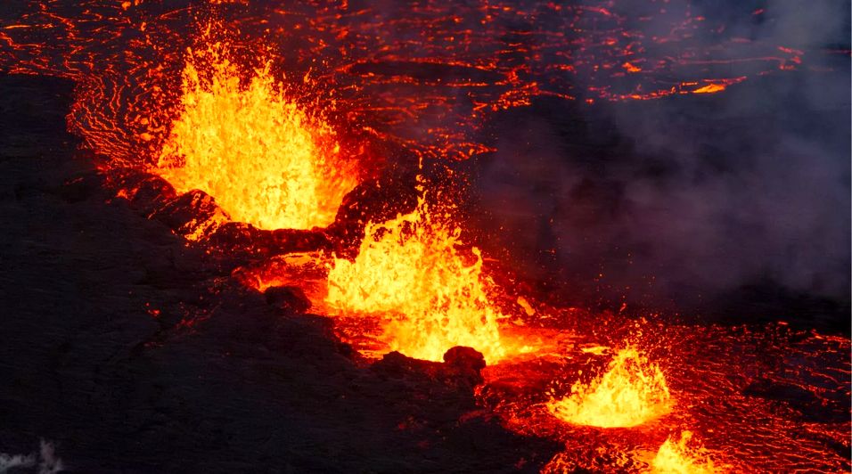 فوران آتشفشان در ایسلند؛ چرا هسته زمین پس از میلیاردها سال سرد نمی‌شود؟