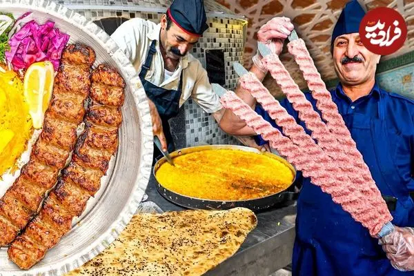 ببینید| غذای خیابانی در ایران؛ پخت کباب کوبیده با نان سنگک تازه در قم