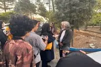( عکس) حضور بهروز افخمی و مرجان شیرمحمدی در حوالی محل قتل داریوش مهرجویی
