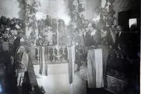 (تصاویر) سفر به ایران قدیم؛ جشن بالماسکه، کاخ صفی‌آباد، مقبره کوروش‌‌ و... 