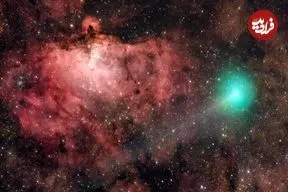 تصویر خیره‌کننده یک دنباله‌دار در کنار ستون‌های آفرینش