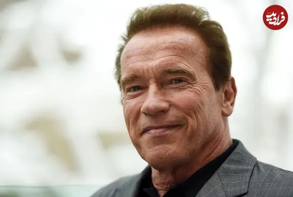 عکس| سفر در زمان؛ «آرنولد 37 ساله» در کنار یک طرفدار نوجوان در آتلانتا؛ سال 1363