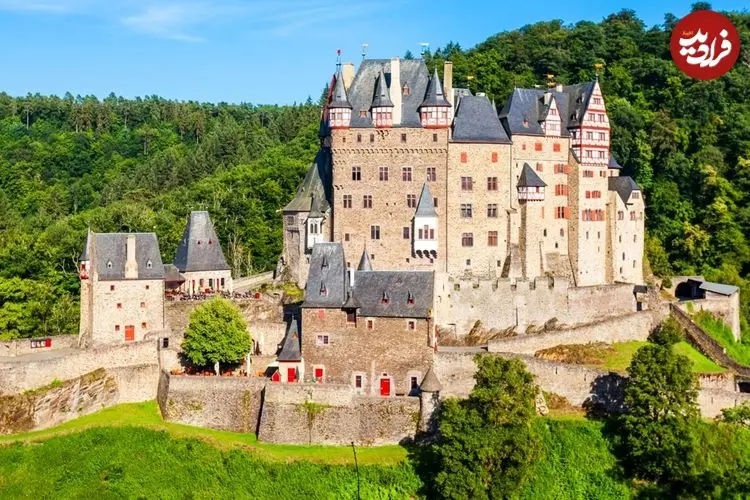 قلعۀ تاریخی آلمانی که از 900 سال قبل تا امروز در اختیار یک خاندان بوده است
