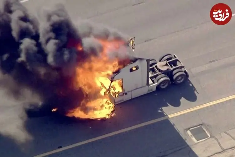 ببینید؛ آتش گرفتن یک کامیون در جاده
