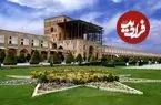عکس| سفر به ایران قدیم؛ «پیاده‌نظام دوران قاجار» در حال تمرین در میدان نقش‌جهان اصفهان