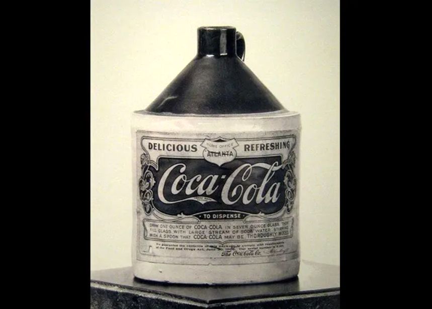 (عکس) نوشابه کوکاکولا را سال ۱۹۳۰ در قوطی سم می‌ریختند!