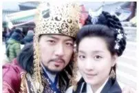 عکس| سفر به تاریخ؛ «جومونگ» و مادر واقعی‌اش در حال قایق ‌سواری