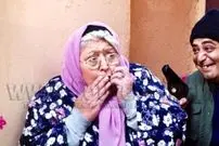 عکس| سفر زمان؛ چهرۀ «لوریک میناسیان» 25 ساله در پشت‌صحنه یک تئاتر؛ دهۀ 40