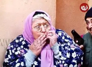 عکس| سفر زمان؛ چهرۀ «لوریک میناسیان» 25 ساله در پشت‌صحنه یک تئاتر؛ دهۀ 40