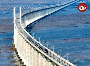( ویدیو) ببینید چین یک قطار فوق سریع افتتاح کرد؛ ریل آن از روی دریا عبور می‌کند 
