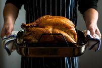 طرز پخت بوقلمون در قابلمه: مدت زمان پخت گوشت بوقلمون در انواع ظروف