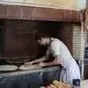 عکس| سفر زمان؛ تصویری از یک نانوایی بربری در تهران در سال 52