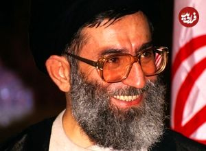 عکس؛ سفر در زمان؛ «رهبر انقلاب در حال سخنرانی در نیویورک»؛ سال 1366